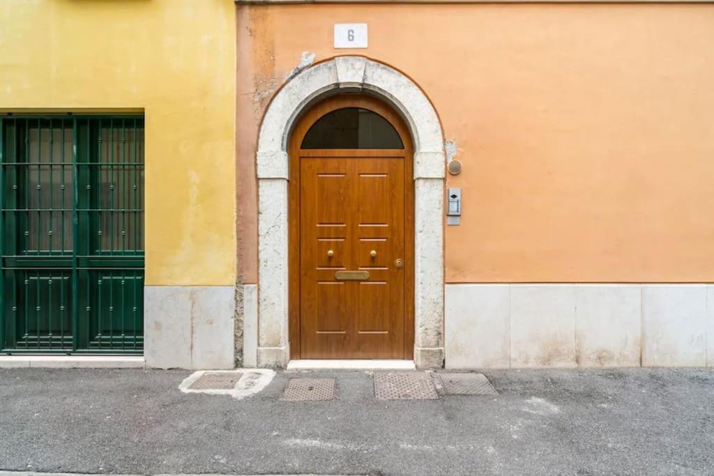 L'Atelier Del Centro: Tra Design, Storia E Fascino Lägenhet Brescia Exteriör bild