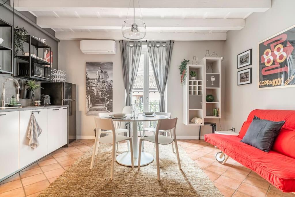 L'Atelier Del Centro: Tra Design, Storia E Fascino Lägenhet Brescia Exteriör bild