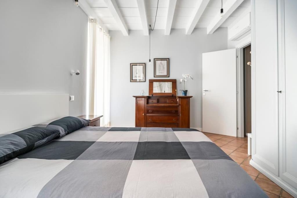L'Atelier Del Centro: Tra Design, Storia E Fascino Lägenhet Brescia Exteriör bild